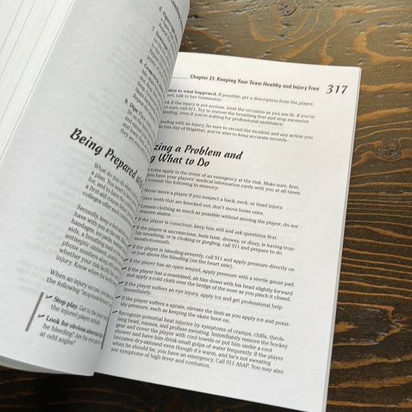 📕4/$20📕 Coaching Hockey for Dummies paperback book - Picture 4 of 4